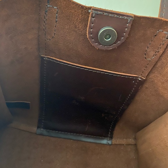 Portland Leather LOLA CROSSBODY TOTE - Picture 7 of 10